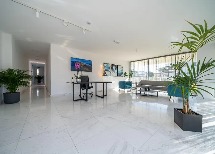 Апарт-отель The Palmiers 4*