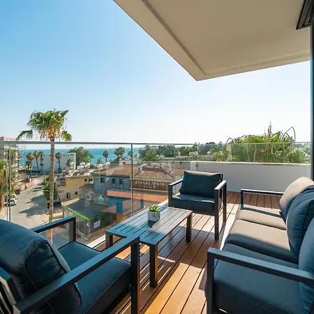 The Palmiers Appart hôtel